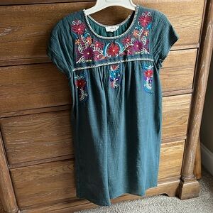 Cute entro embroidered dress, size medium!